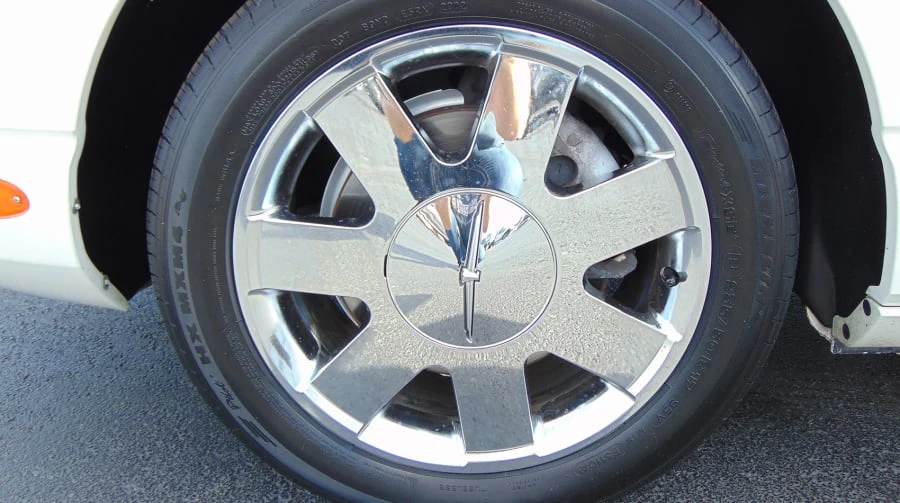 2002 Ford Thunderbird 11th Gen - Image 11 of 12