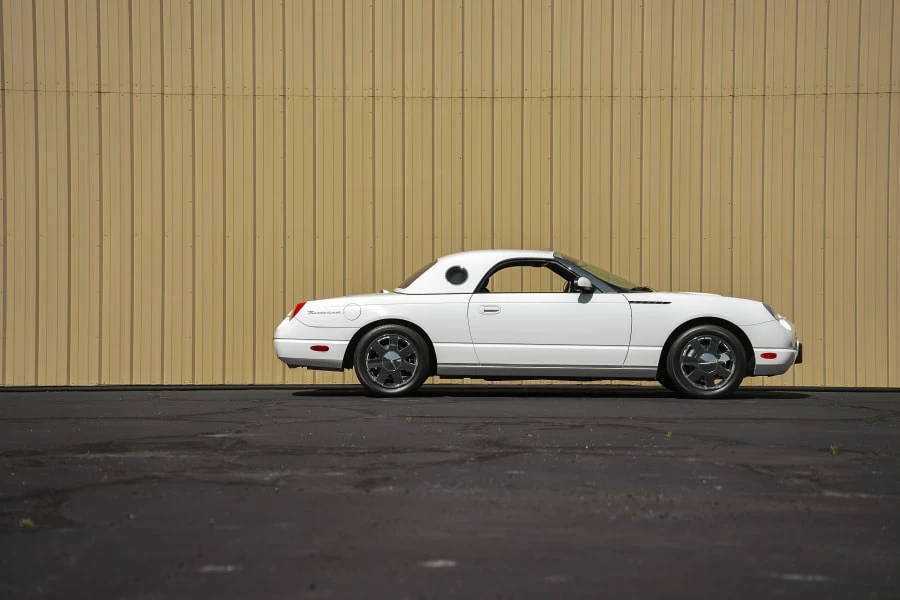 2002 Ford Thunderbird 11th Gen - Image 25 of 31