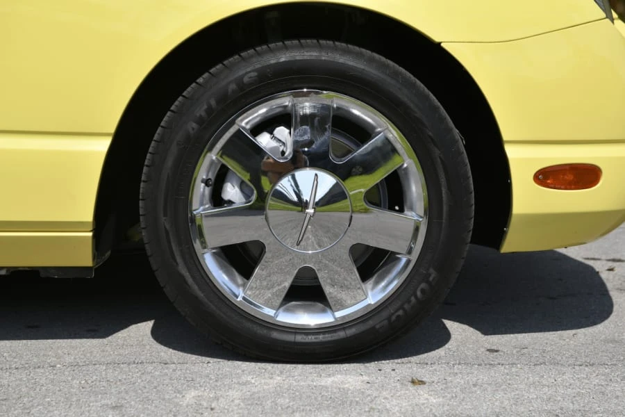 2002 Ford Thunderbird 11th Gen - Image 18 of 31