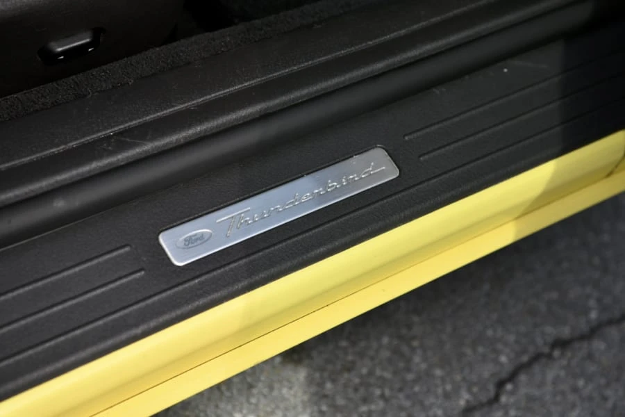 2002 Ford Thunderbird 11th Gen - Image 24 of 31