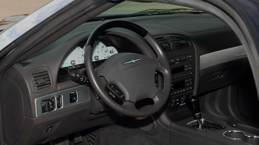 2002 Ford Thunderbird 11th Gen - Image 16 of 22