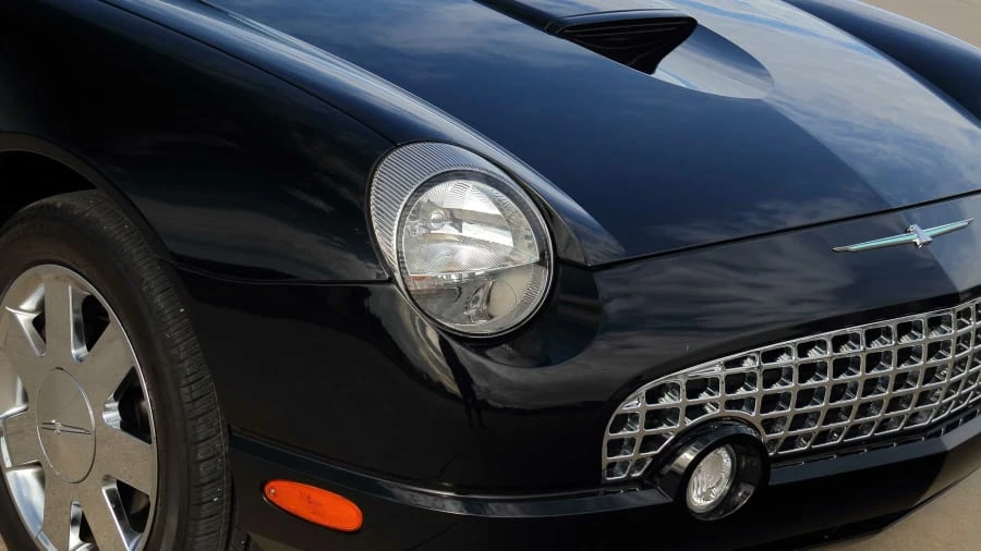 2002 Ford Thunderbird 11th Gen - Image 17 of 22