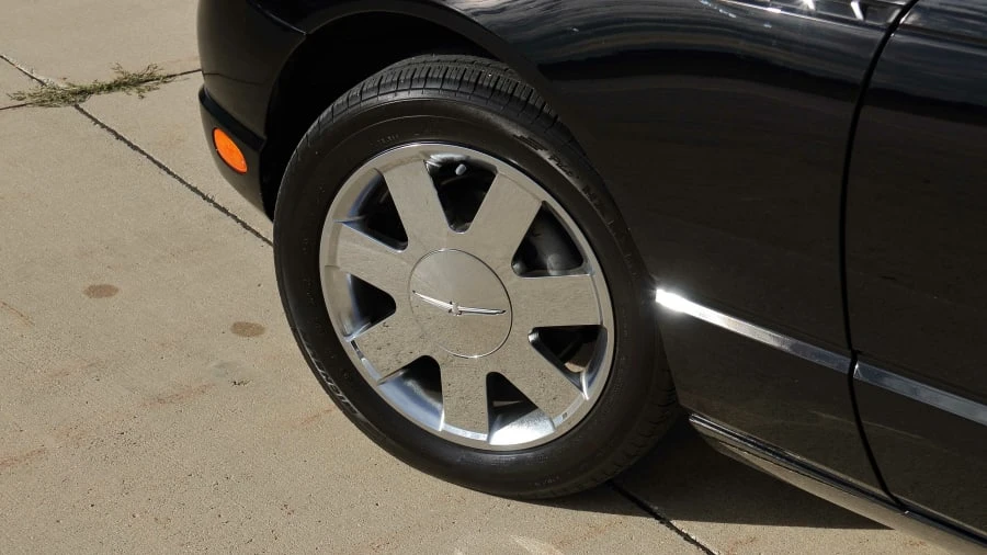 2002 Ford Thunderbird 11th Gen - Image 18 of 22