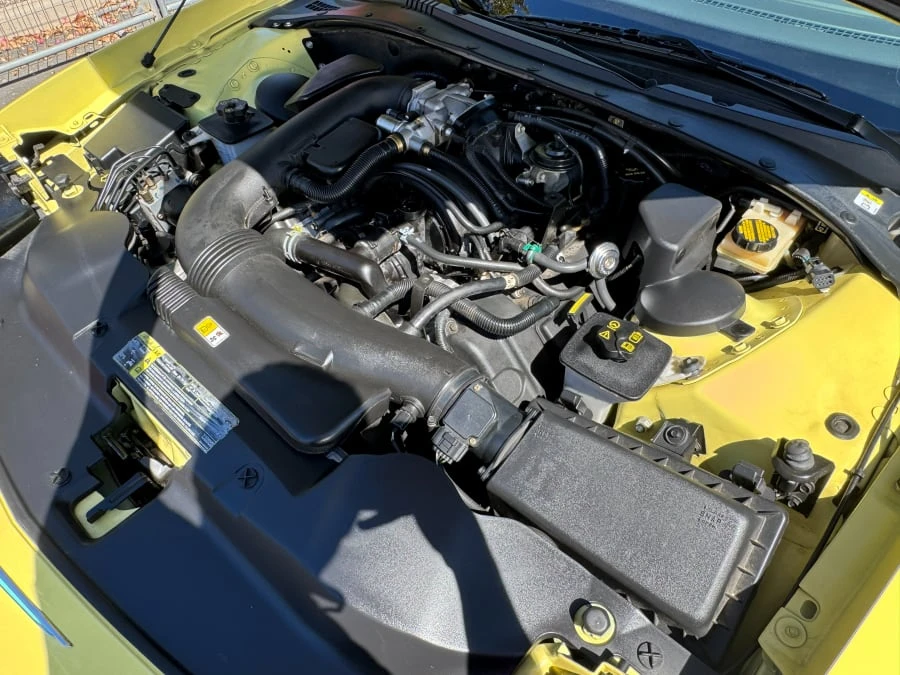 2002 Ford Thunderbird 11th Gen - Image 9 of 11