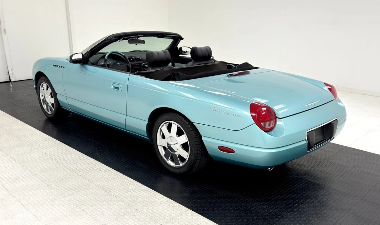 2002 Ford Thunderbird 10th Gen - Image 9 of 12