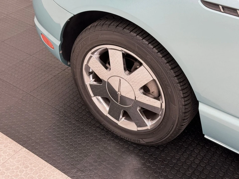 2002 Ford Thunderbird 11th Gen - Image 18 of 21