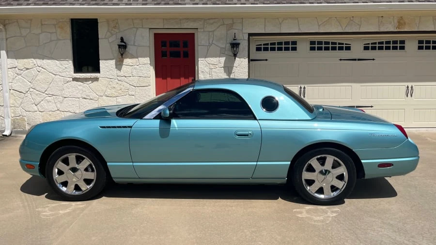 2002 Ford Thunderbird 11th Gen - Image 2 of 11