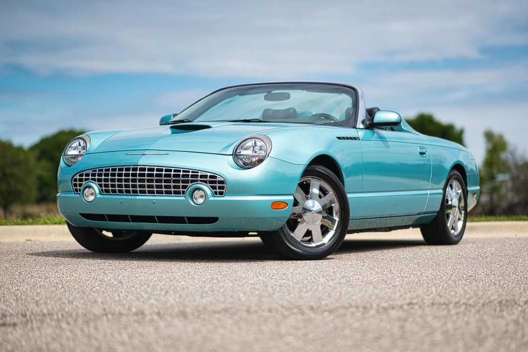 2002 Ford Thunderbird 11th Gen - Image 2 of 31
