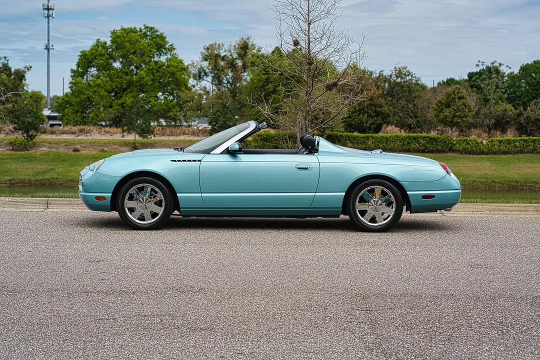 2002 Ford Thunderbird 11th Gen - Image 2 of 21