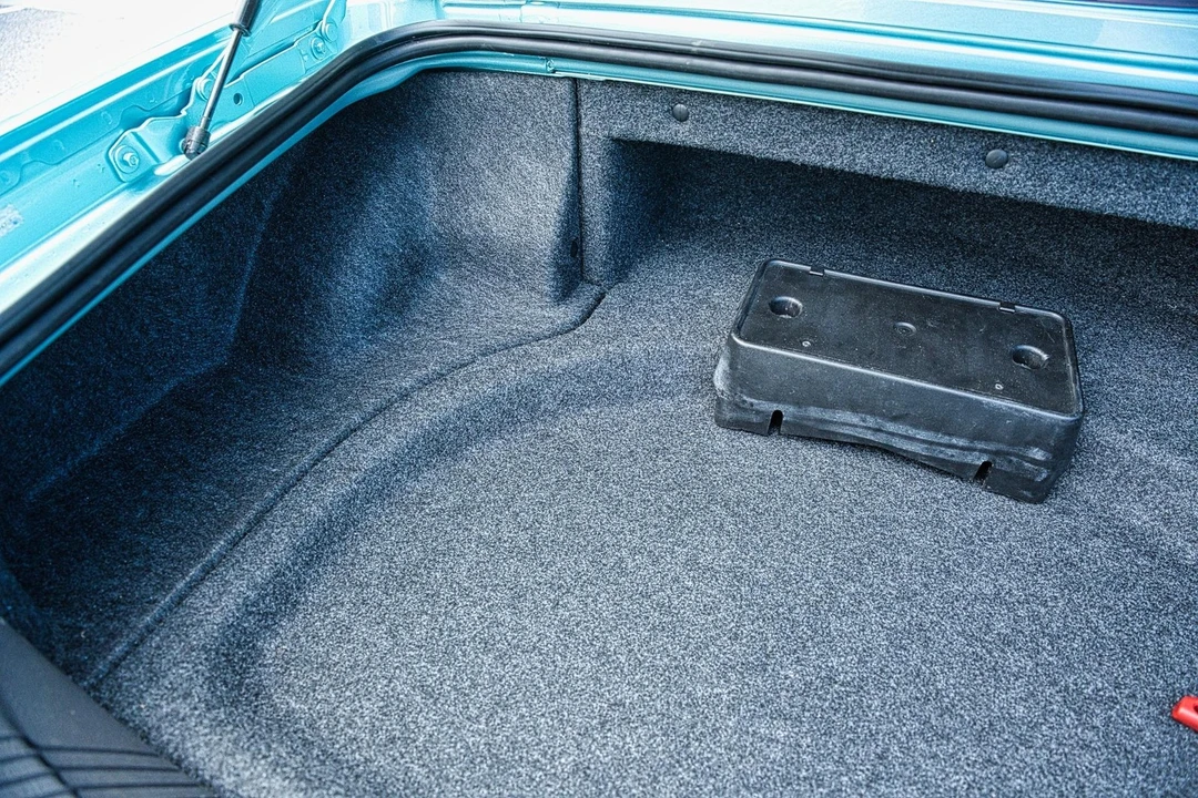 2002 Ford Thunderbird 11th Gen - Image 17 of 21