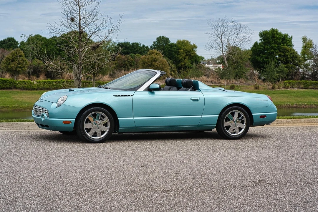 2002 Ford Thunderbird 11th Gen - Image 23 of 31
