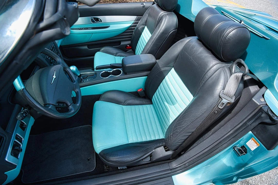 2002 Ford Thunderbird 11th Gen - Image 15 of 21