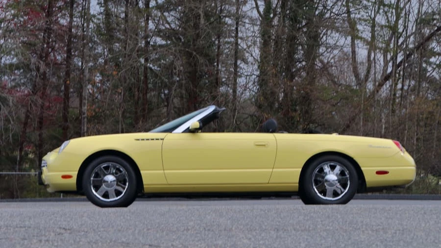 2002 Ford Thunderbird 11th Gen - Image 2 of 12