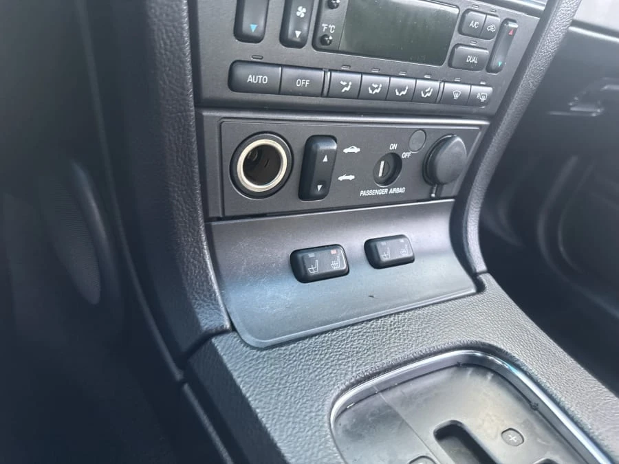 2002 Ford Thunderbird 11th Gen - Image 6 of 8