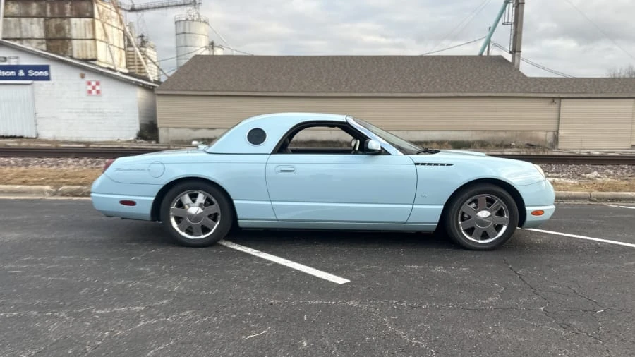2002 Ford Thunderbird 11th Gen - Image 2 of 8