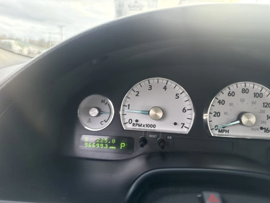 2002 Ford Thunderbird 11th Gen - Image 7 of 8