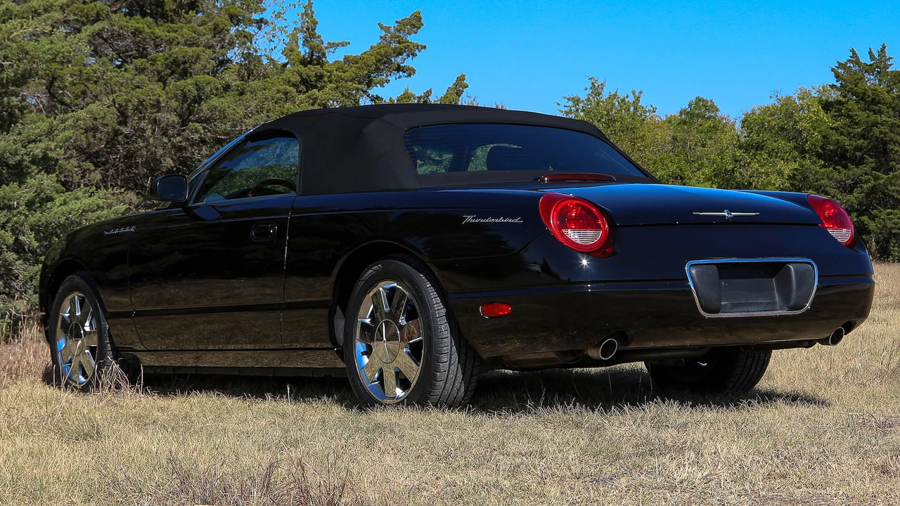 2002 Ford Thunderbird 11th Gen - Image 3 of 29