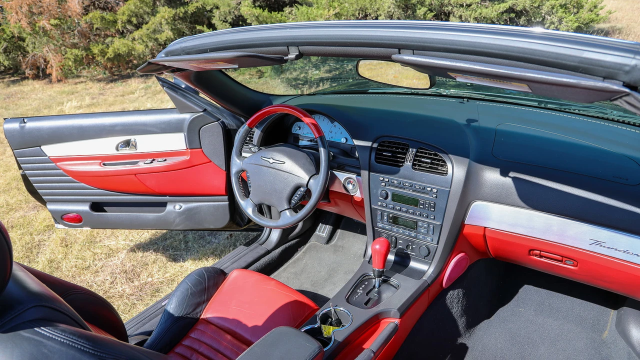 2002 Ford Thunderbird 11th Gen - Image 7 of 29
