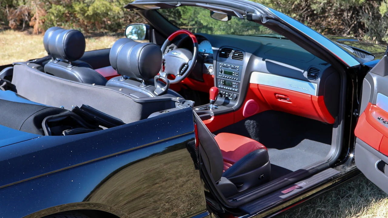 2002 Ford Thunderbird 11th Gen - Image 8 of 29