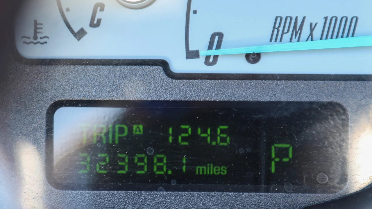 2002 Ford Thunderbird 11th Gen - Image 11 of 29