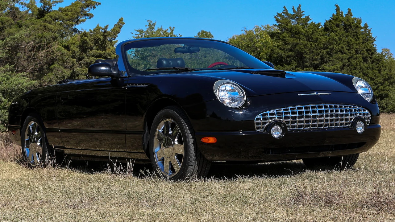 2002 Ford Thunderbird 11th Gen - Image 20 of 29