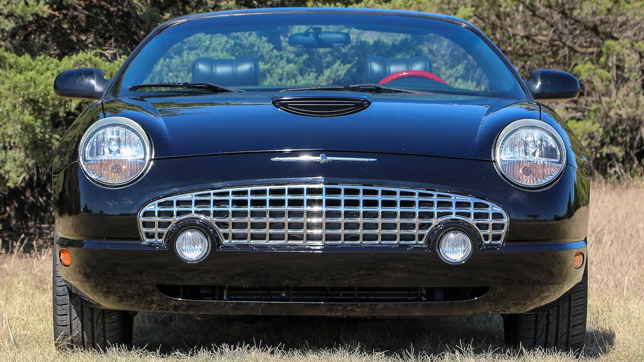 2002 Ford Thunderbird 11th Gen - Image 23 of 29