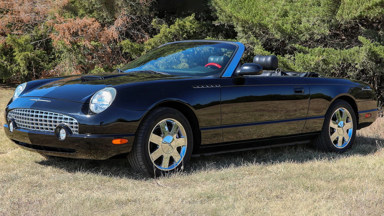 2002 Ford Thunderbird 11th Gen - Image 24 of 29