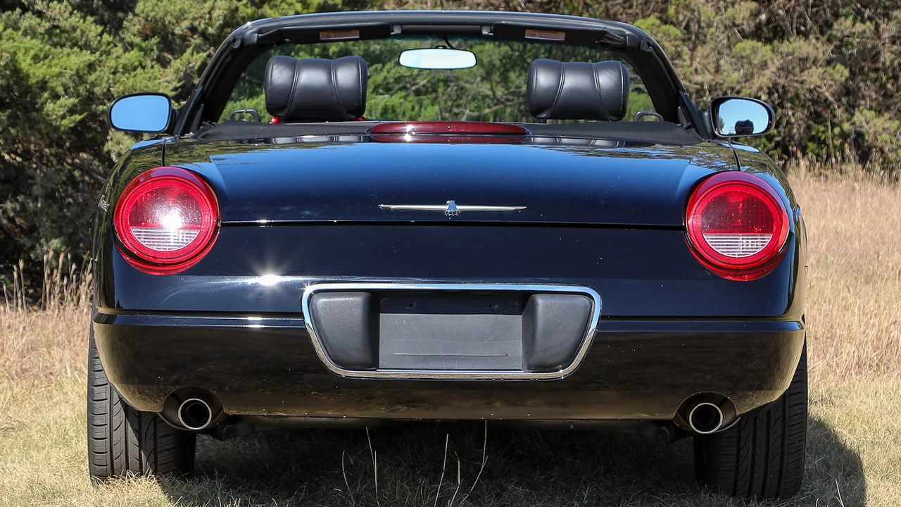 2002 Ford Thunderbird 11th Gen - Image 26 of 29