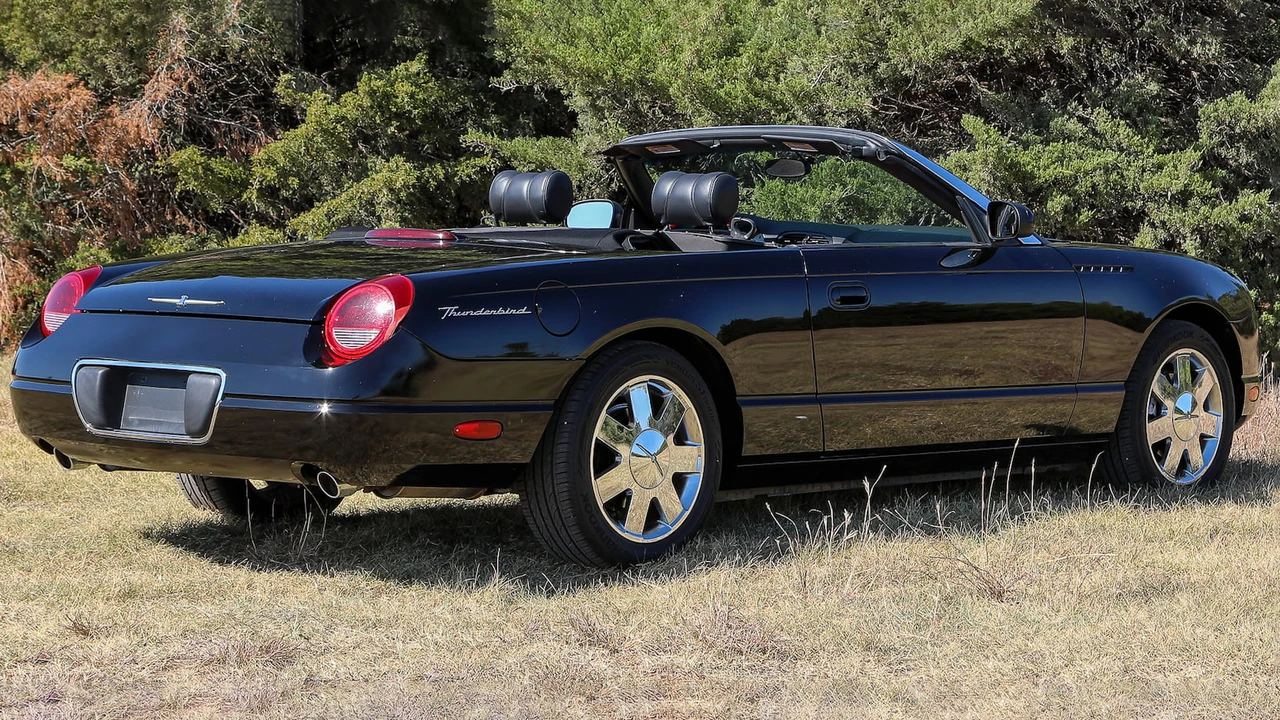 2002 Ford Thunderbird 11th Gen - Image 27 of 29