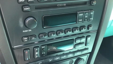 2002 Ford Thunderbird 11th Gen - Image 8 of 10