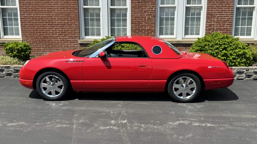 2002 Ford Thunderbird 11th Gen - Image 2 of 11