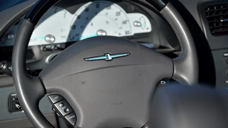 2002 Ford Thunderbird 11th Gen - Image 16 of 31