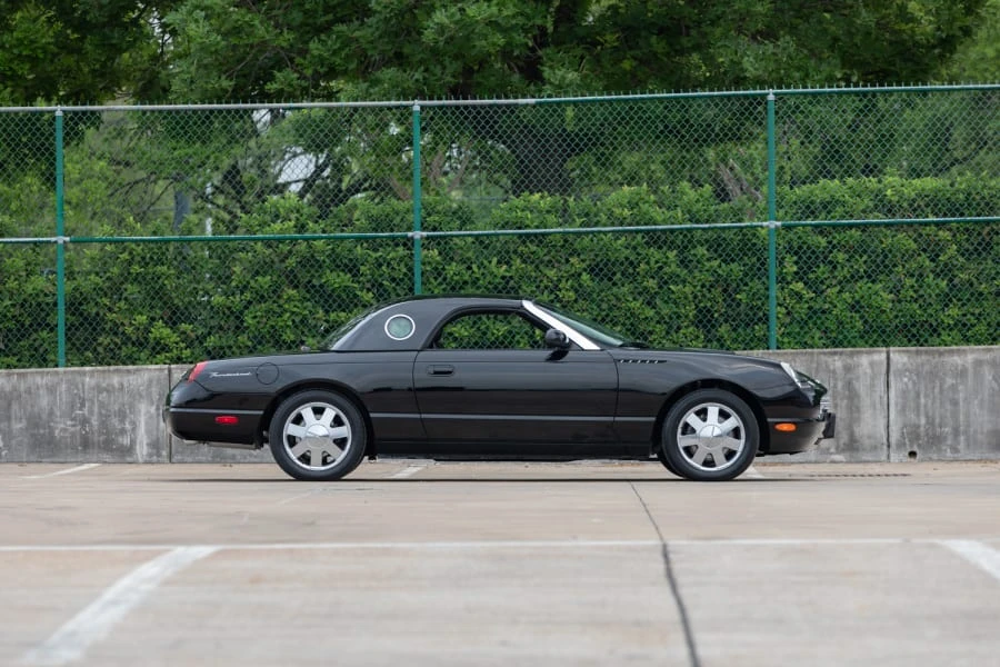 2002 Ford Thunderbird 11th Gen - Image 19 of 29