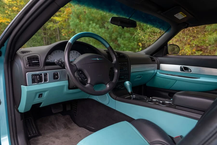 2002 Ford Thunderbird 11th Gen - Image 27 of 31