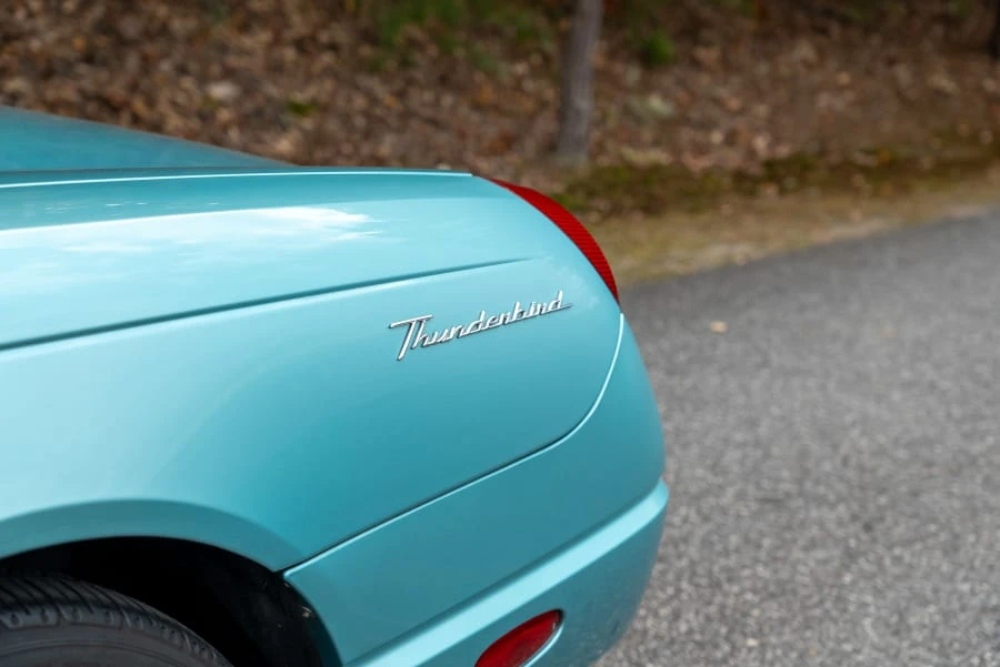2002 Ford Thunderbird 11th Gen - Image 15 of 31