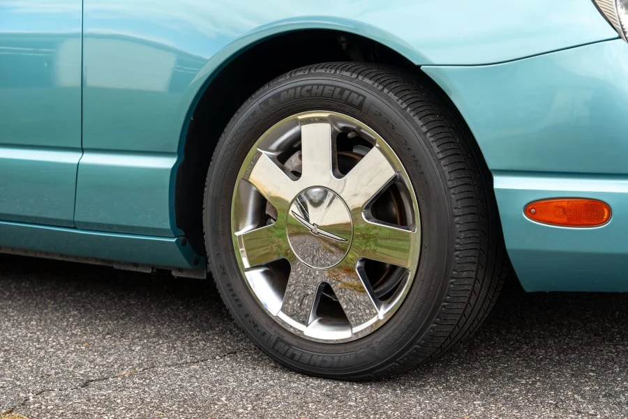 2002 Ford Thunderbird 11th Gen - Image 21 of 31