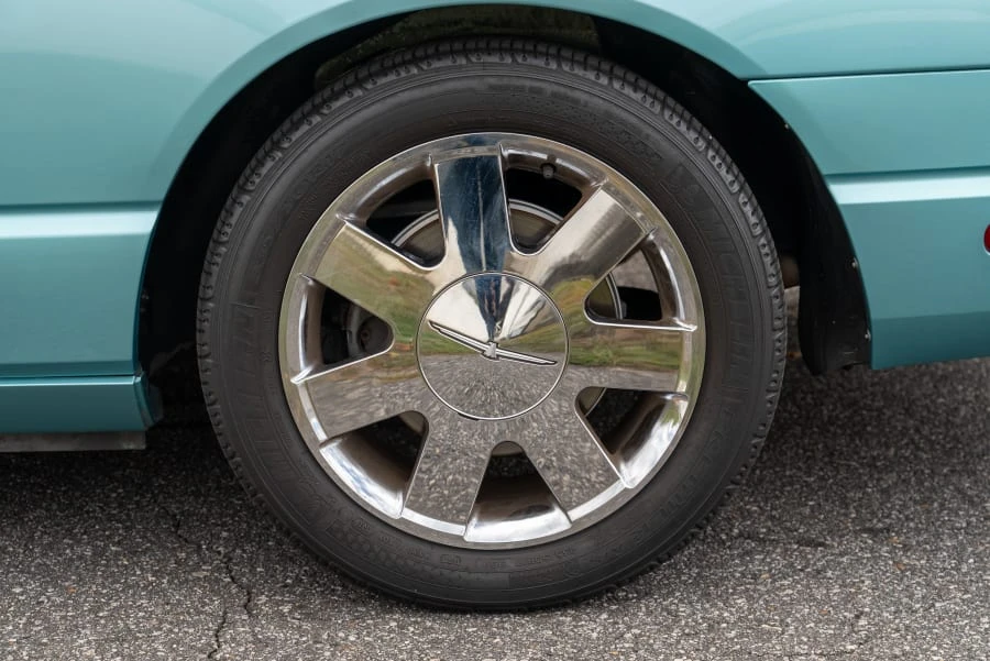 2002 Ford Thunderbird 11th Gen - Image 11 of 31