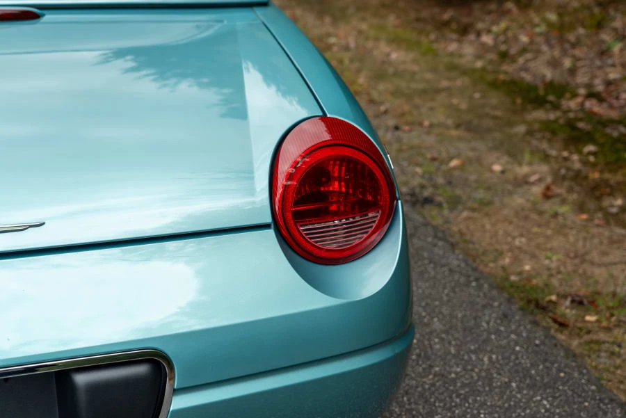 2002 Ford Thunderbird 11th Gen - Image 13 of 31