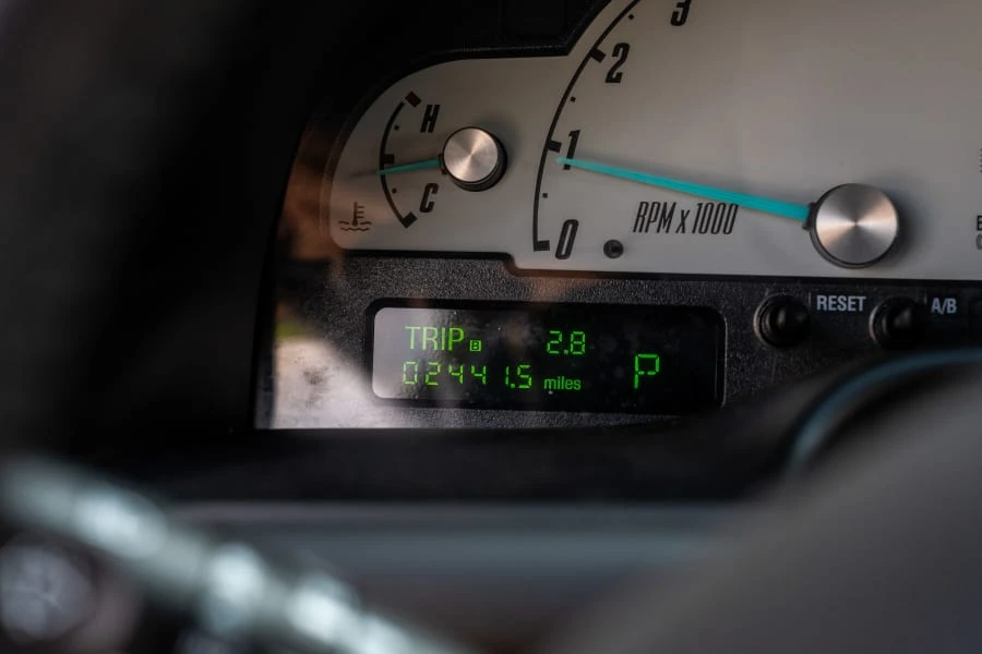 2002 Ford Thunderbird 11th Gen - Image 28 of 31