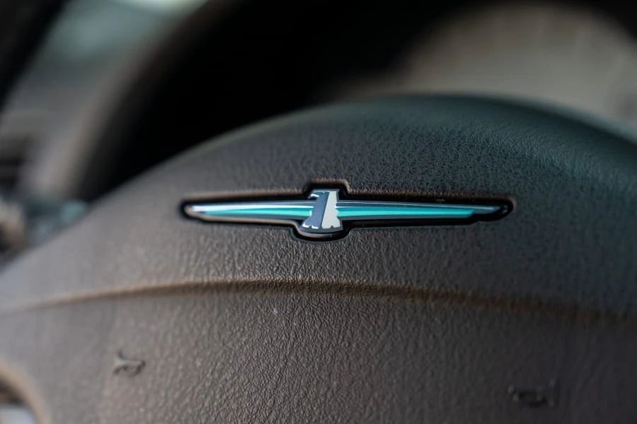 2002 Ford Thunderbird 11th Gen - Image 21 of 31