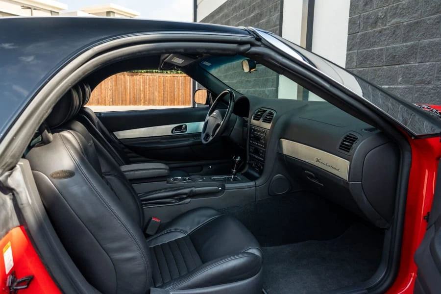 2002 Ford Thunderbird 11th Gen - Image 23 of 31