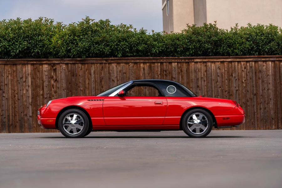 2002 Ford Thunderbird 11th Gen - Image 17 of 31