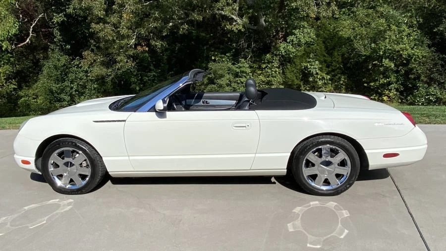 2002 Ford Thunderbird 11th Gen - Image 2 of 23