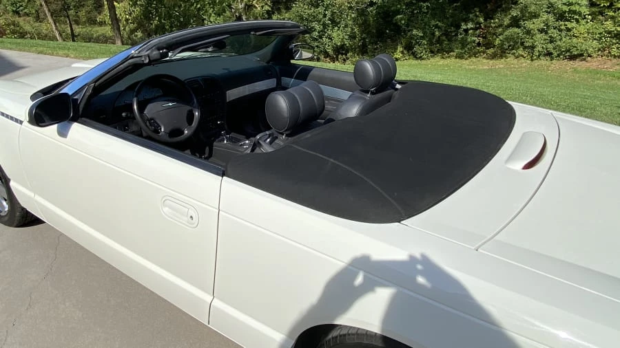 2002 Ford Thunderbird 11th Gen - Image 3 of 23