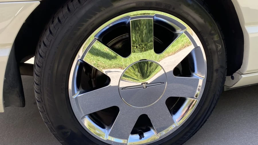 2002 Ford Thunderbird 11th Gen - Image 11 of 23