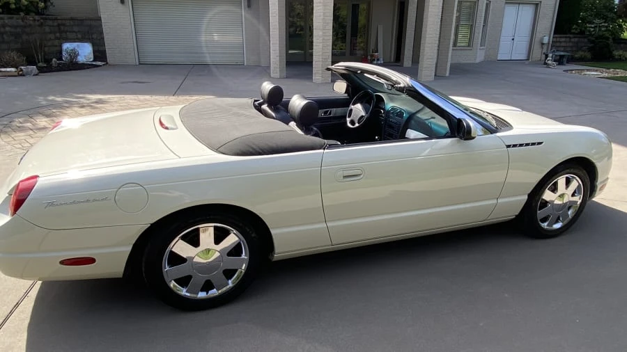 2002 Ford Thunderbird 11th Gen - Image 22 of 23