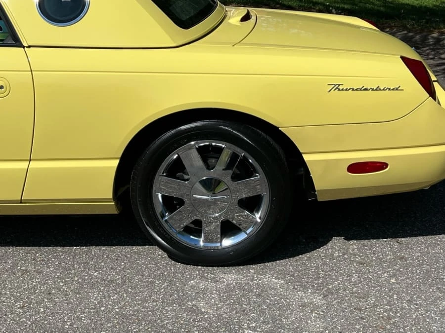 2002 Ford Thunderbird 11th Gen - Image 12 of 26