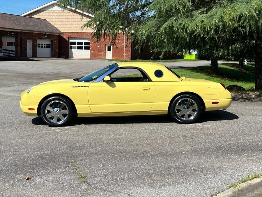 2002 Ford Thunderbird 11th Gen - Image 2 of 26