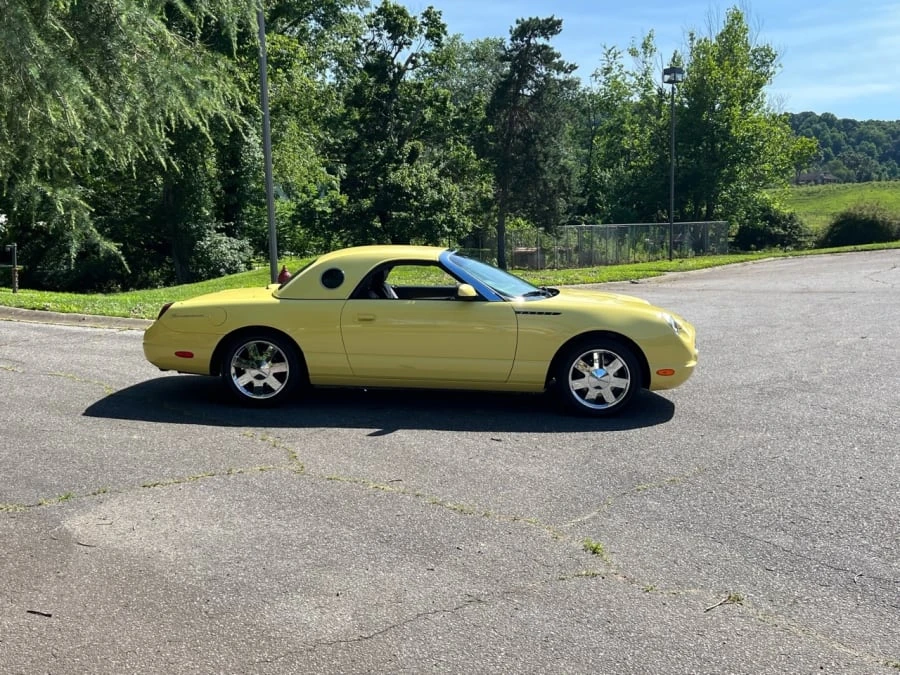 2002 Ford Thunderbird 11th Gen - Image 19 of 26
