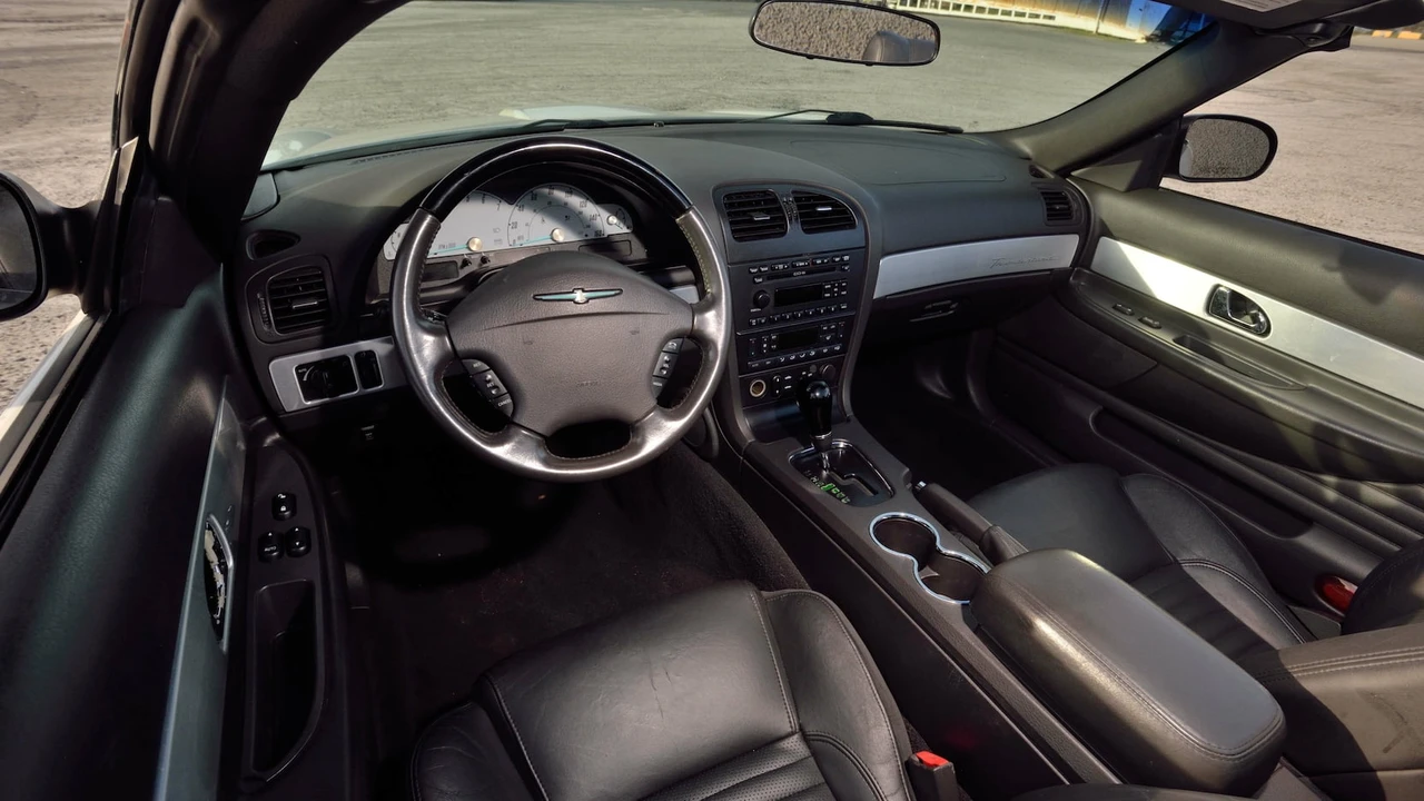 2002 Ford Thunderbird 11th Gen - Image 4 of 31